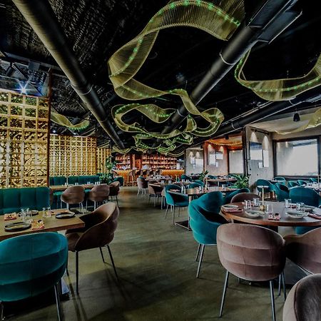 New Port - Premium Floating Aparthotel Krakow Bagian luar foto
