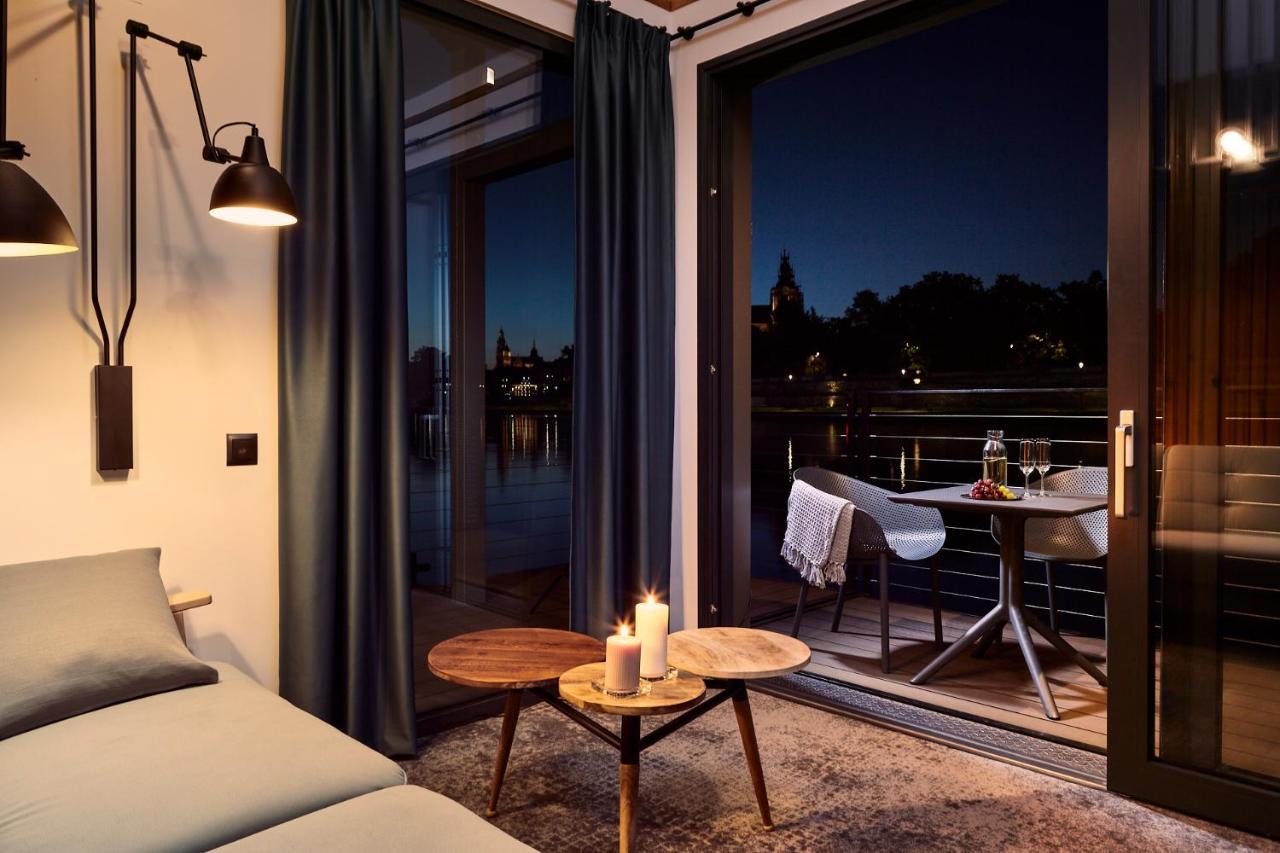 New Port - Premium Floating Aparthotel Krakow Bagian luar foto