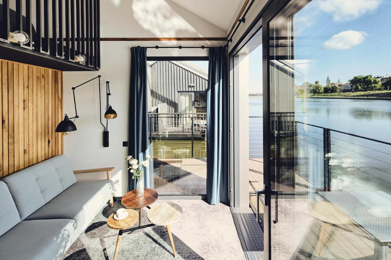 New Port - Premium Floating Aparthotel Krakow Bagian luar foto