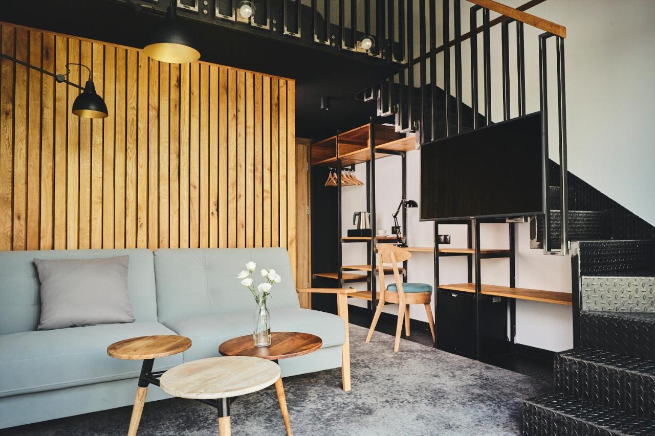 New Port - Premium Floating Aparthotel Krakow Bagian luar foto