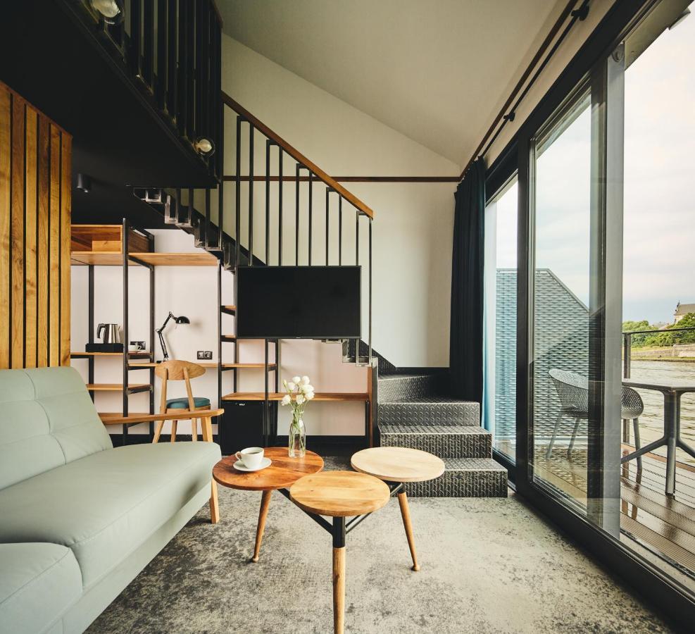 New Port - Premium Floating Aparthotel Krakow Bagian luar foto