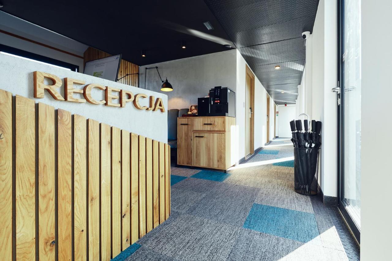 New Port - Premium Floating Aparthotel Krakow Bagian luar foto