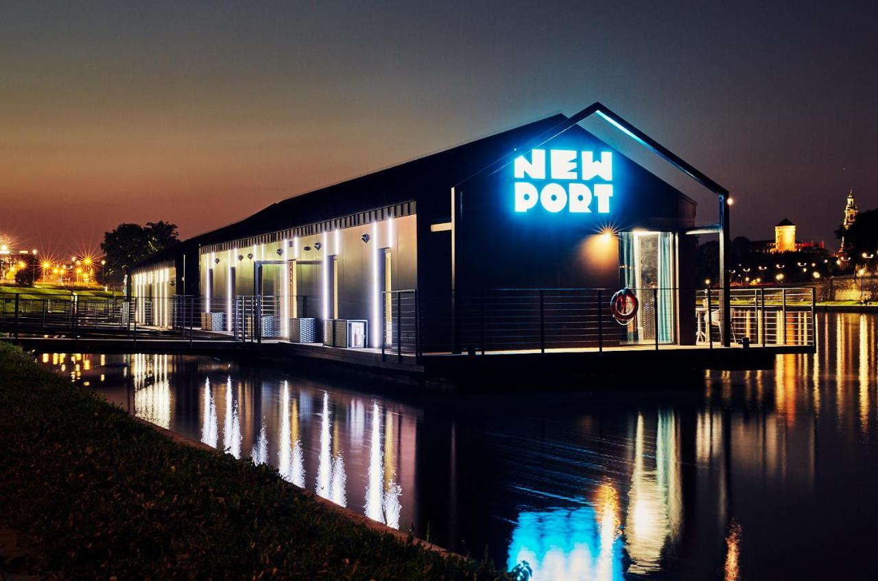 New Port - Premium Floating Aparthotel Krakow Bagian luar foto
