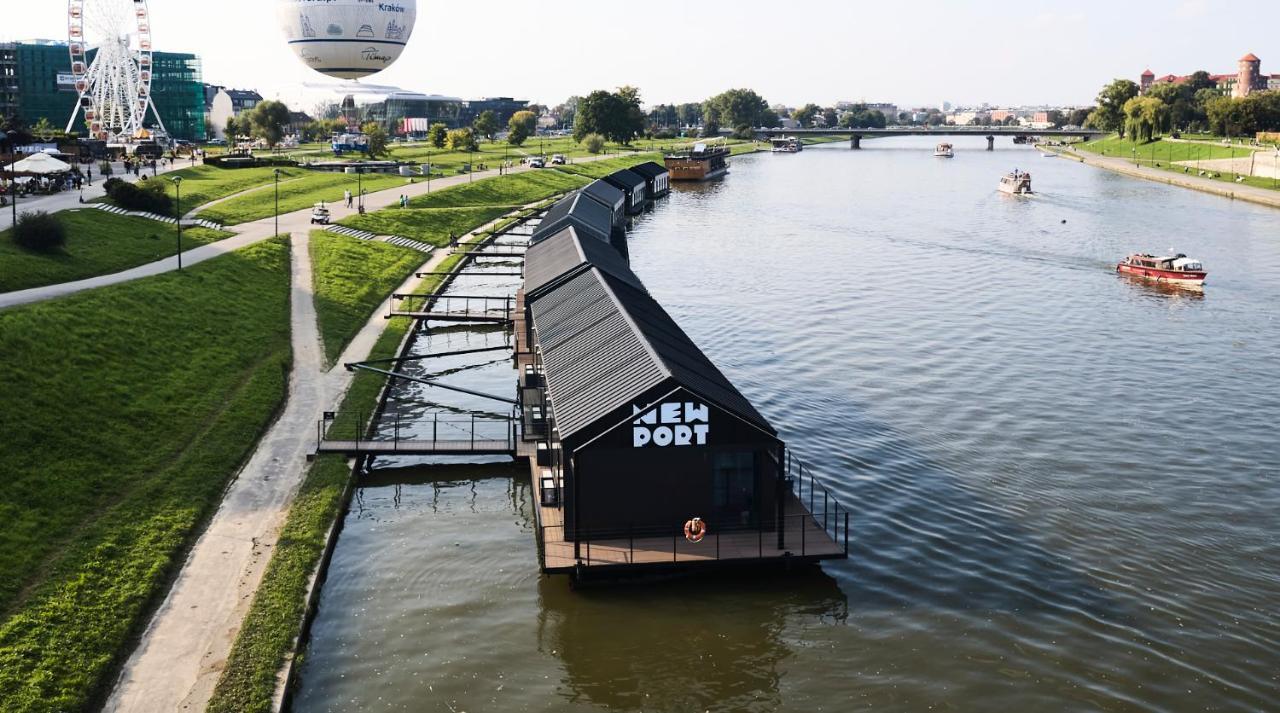 New Port - Premium Floating Aparthotel Krakow Bagian luar foto