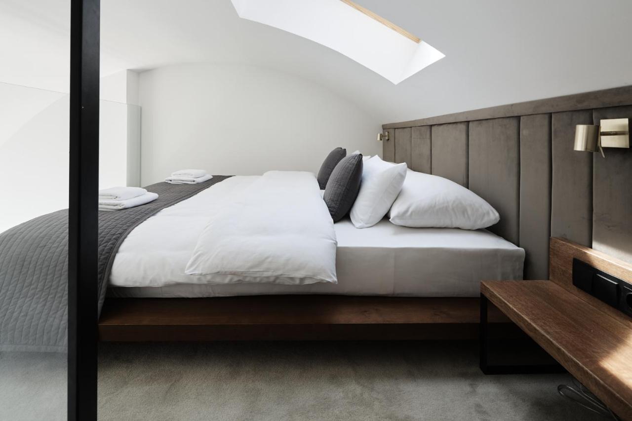 New Port - Premium Floating Aparthotel Krakow Bagian luar foto