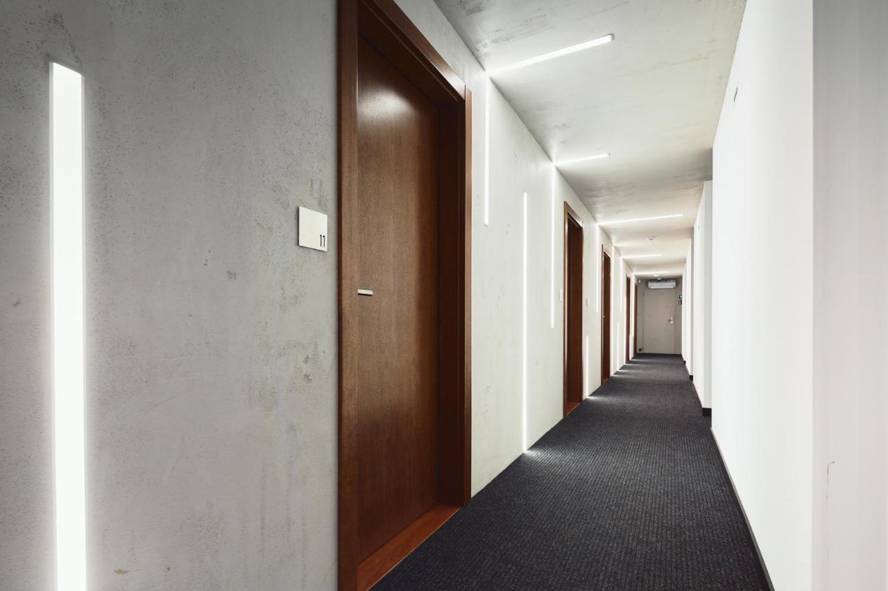 New Port - Premium Floating Aparthotel Krakow Bagian luar foto