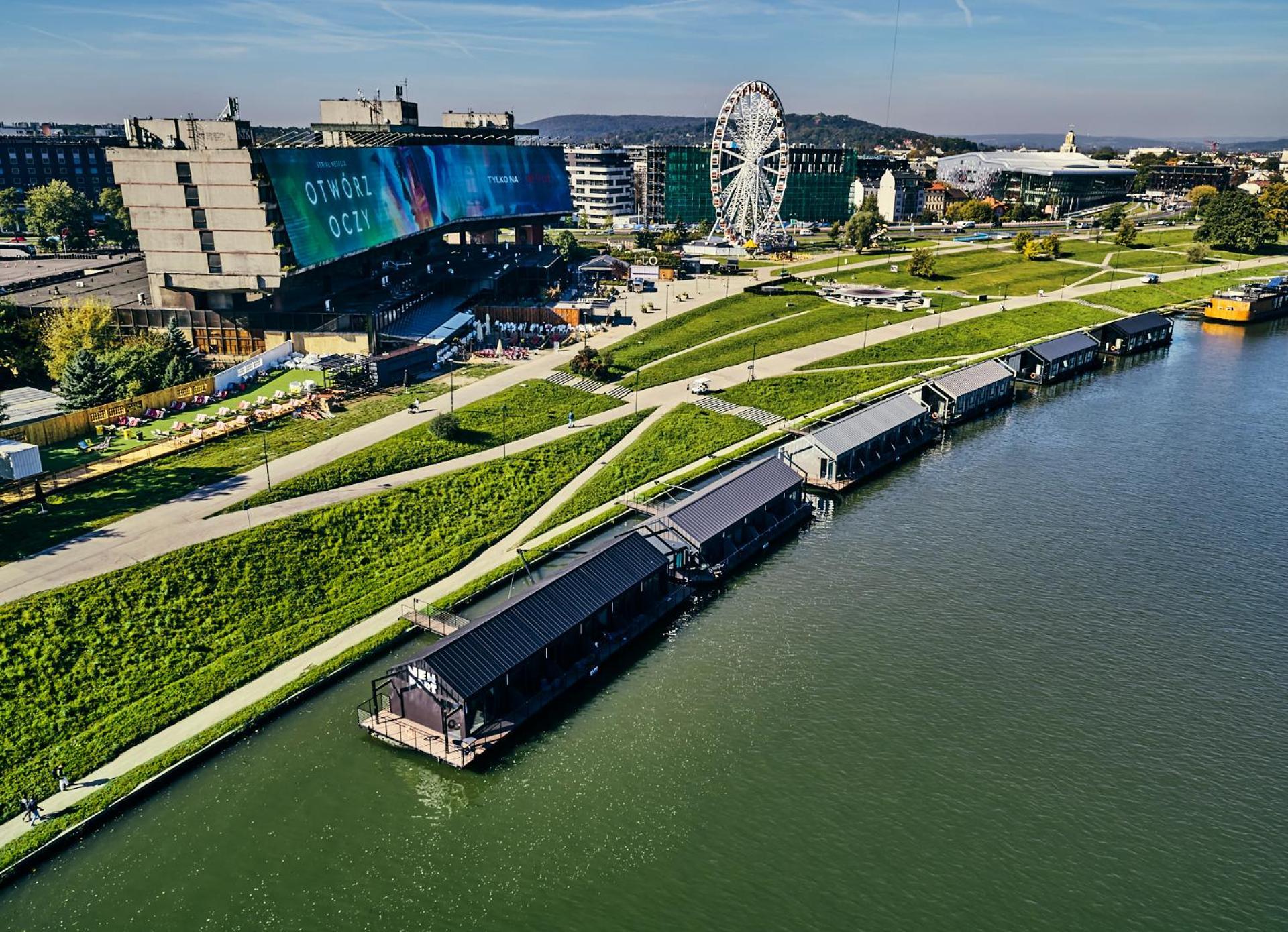 New Port - Premium Floating Aparthotel Krakow Bagian luar foto